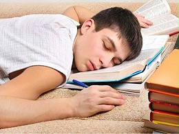 住校生活太苦？一张硬质棉床垫让孩子睡得更好！